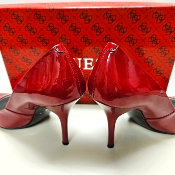 GUESS Pumps - Picture 5 of 9